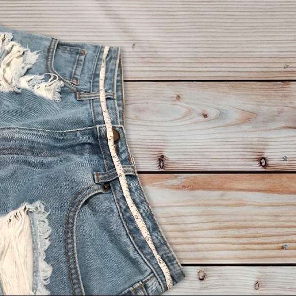 Forever 21 Distressed Shorts - Picture 5 of 8